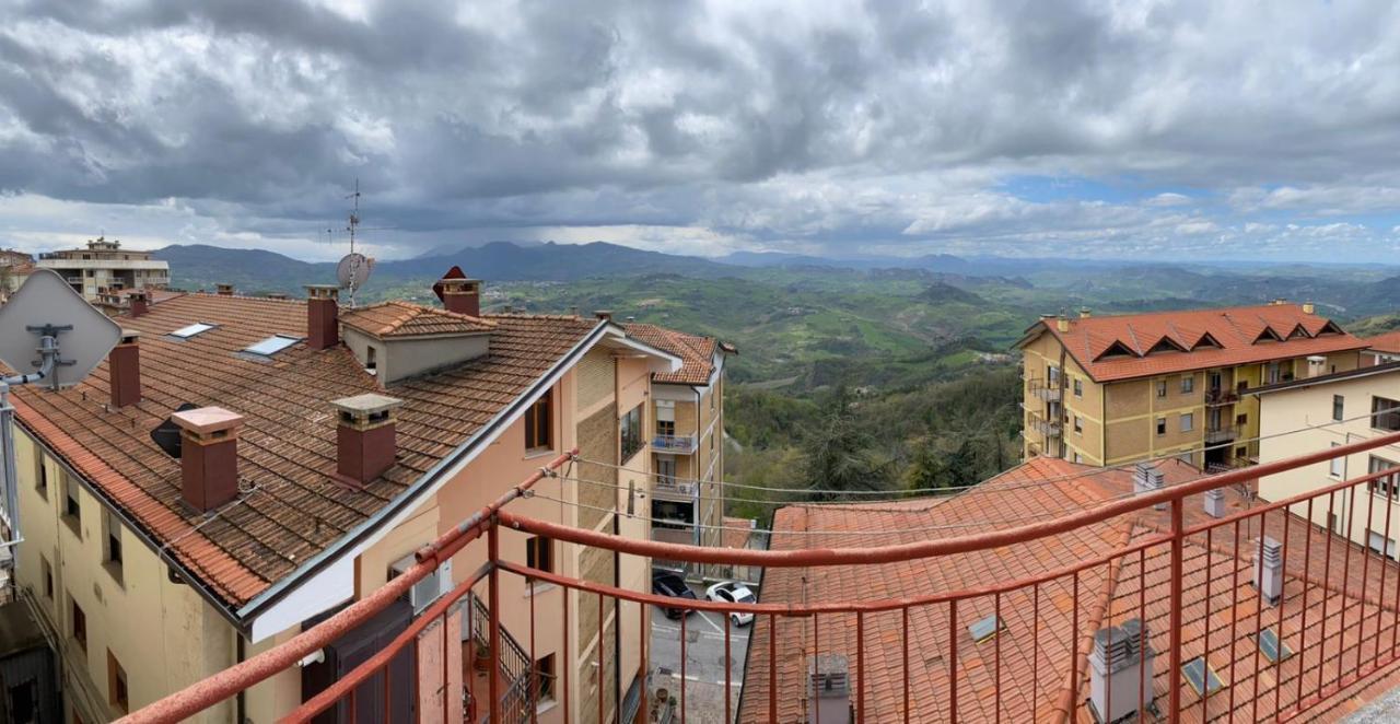 Appartamento Al Centro Storico Di سان مارينو المظهر الخارجي الصورة
